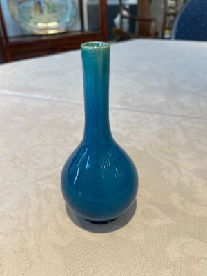 Three Chinese turquoise-glazed vases and a turquoise and aubergine-glazed Buddhist lion, Kangxi — photo 9