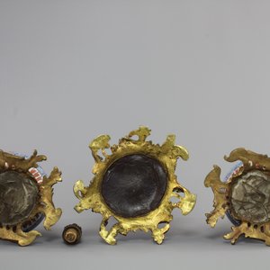 Three Chinese vases with gilt bronze mounts, 18th C. — foto 4