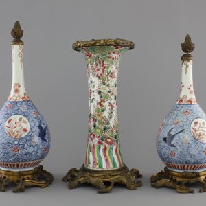 Three Chinese vases with gilt bronze mounts, 18th C. — foto 5