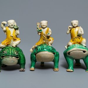 Three Chinese verte biscuit groups of Liu Hai on the toad, Kangxi — 照片 2