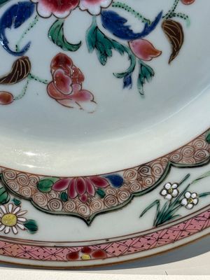 Three Chinese verte-imari 'Stanislaw' plates and five famille rose plates, Kangxi/Yongzheng — 照片 13