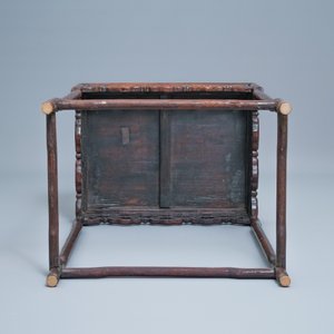 Three Chinese wooden nesting side tables, 19th C. — 照片 10