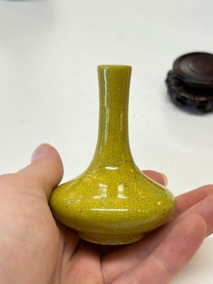 Three Chinese yellow-glazed vases and two turquoise-glazed vases, 19th C. — photo 17