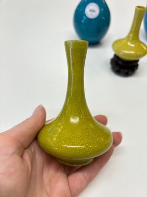 Three Chinese yellow-glazed vases and two turquoise-glazed vases, 19th C. — photo 2