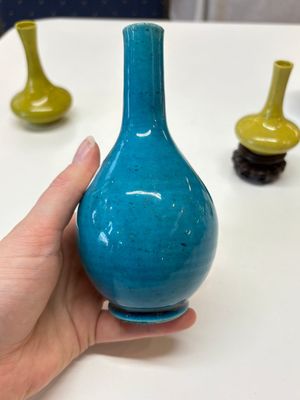 Three Chinese yellow-glazed vases and two turquoise-glazed vases, 19th C. — photo 9