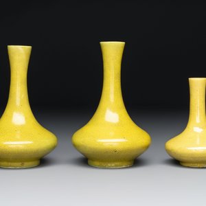 Three Chinese yellow-glazed vases and two turquoise-glazed vases, 19th C. — photo 2