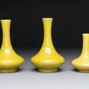 Three Chinese yellow-glazed vases and two turquoise-glazed vases, 19th C. — photo 3