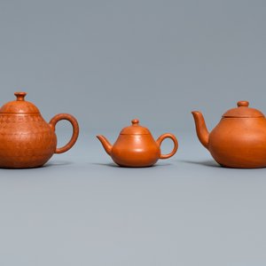 Three Chinese Yixing stoneware teapots and covers, impressed marks, 18/19th C. — 照片 4