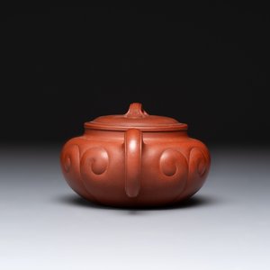Three Chinese Yixing stoneware teapots and covers,  Jingxi Xu Wenting Zhi 荊溪徐溫庭製 and Yang Xian Xi Yin Shi Wang 陽羨惜陰室王 mark, 20th C. — photo 5