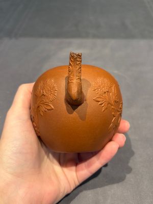 Three Chinese Yixing stoneware teapots, Chen Ziwen 陳子文 and Wen Cai 文彩 mark, Kangxi and later — photo 23
