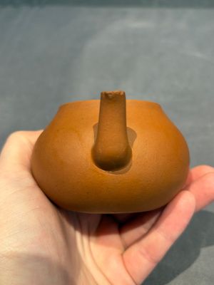 Three Chinese Yixing stoneware teapots, Chen Ziwen 陳子文 and Wen Cai 文彩 mark, Kangxi and later — photo 5