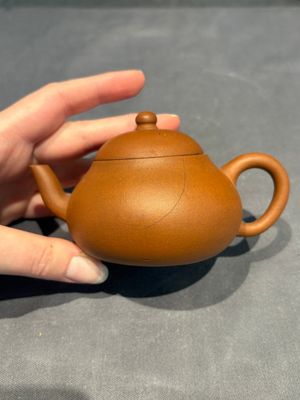 Three Chinese Yixing stoneware teapots, Chen Ziwen 陳子文 and Wen Cai 文彩 mark, Kangxi and later — photo 10
