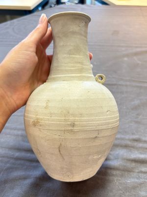 Three cream-glazed bottle vases and two jarlets from the Jepara shipwreck, Dehua or Anxi kilns, Song — 照片 15
