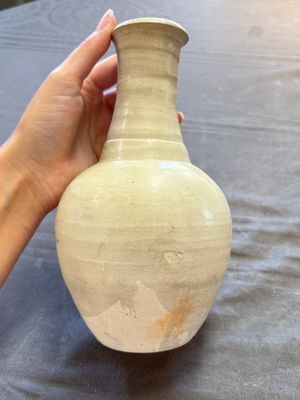 Three cream-glazed bottle vases and two jarlets from the Jepara shipwreck, Dehua or Anxi kilns, Song — 照片 19