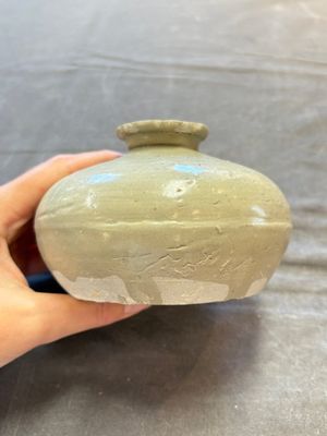 Three cream-glazed bottle vases and two jarlets from the Jepara shipwreck, Dehua or Anxi kilns, Song — 照片 2