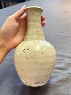 Three cream-glazed bottle vases and two jarlets from the Jepara shipwreck, Dehua or Anxi kilns, Song — 照片 21