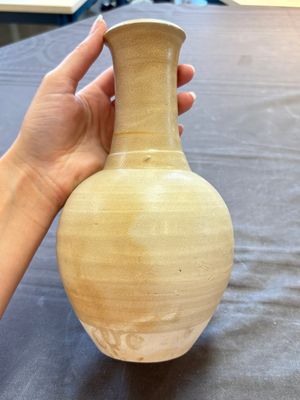 Three cream-glazed bottle vases and two jarlets from the Jepara shipwreck, Dehua or Anxi kilns, Song — 照片 25