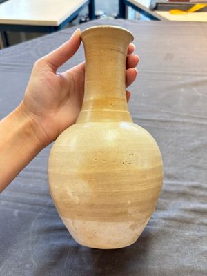 Three cream-glazed bottle vases and two jarlets from the Jepara shipwreck, Dehua or Anxi kilns, Song — 照片 27