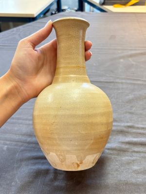 Three cream-glazed bottle vases and two jarlets from the Jepara shipwreck, Dehua or Anxi kilns, Song — 照片 28