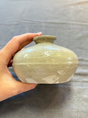 Three cream-glazed bottle vases and two jarlets from the Jepara shipwreck, Dehua or Anxi kilns, Song — 照片 3
