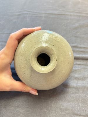 Three cream-glazed bottle vases and two jarlets from the Jepara shipwreck, Dehua or Anxi kilns, Song — 照片 5