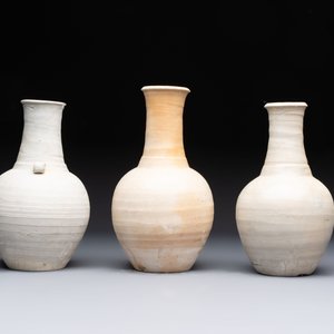Three cream-glazed bottle vases and two jarlets from the Jepara shipwreck, Dehua or Anxi kilns, Song — 照片 3
