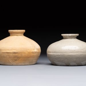 Three cream-glazed bottle vases and two jarlets from the Jepara shipwreck, Dehua or Anxi kilns, Song — 照片 8