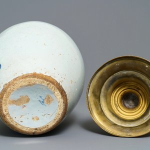 Three Dutch Delft blue and white tobacco jars with brass covers, 18th C. — 照片 6