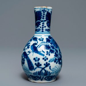 Three Dutch Delft blue and white vases and a chinoiserie jug, 17/18th C. — 照片 11