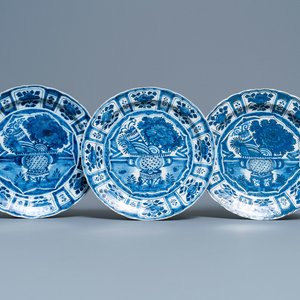 Three Dutch Delft blue and white Wanli-style chinoiserie dishes, 1st quarter 18th C. — photo 1