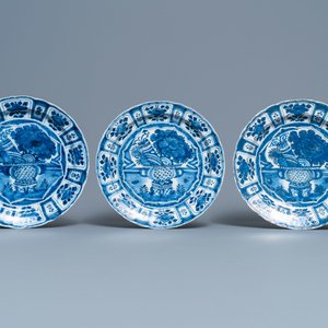 Three Dutch Delft blue and white Wanli-style chinoiserie dishes, 1st quarter 18th C. — photo 2