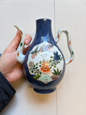 Three famille verte-style and verte biscuit-style teapots, a wine pot and a model of Dongfang Shuo, Samson, Paris, Ding mark, 19th C. — foto 17