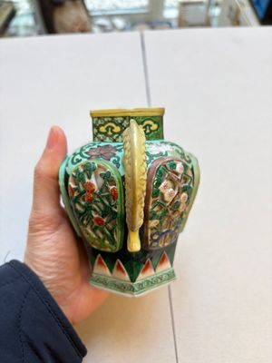 Three famille verte-style and verte biscuit-style teapots, a wine pot and a model of Dongfang Shuo, Samson, Paris, Ding mark, 19th C. — foto 24