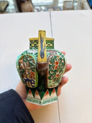 Three famille verte-style and verte biscuit-style teapots, a wine pot and a model of Dongfang Shuo, Samson, Paris, Ding mark, 19th C. — foto 26