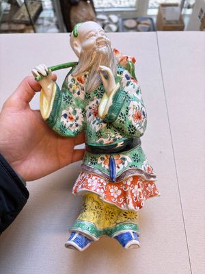 Three famille verte-style and verte biscuit-style teapots, a wine pot and a model of Dongfang Shuo, Samson, Paris, Ding mark, 19th C. — foto 31