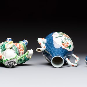 Three famille verte-style and verte biscuit-style teapots, a wine pot and a model of Dongfang Shuo, Samson, Paris, Ding mark, 19th C. — foto 12
