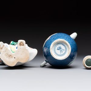 Three famille verte-style and verte biscuit-style teapots, a wine pot and a model of Dongfang Shuo, Samson, Paris, Ding mark, 19th C. — foto 13