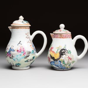 Three fine Chinese famille rose covered milk jugs and a grisaille and iron-red-decorated tea caddy with silver cover, Yongzheng/Qianlong — foto 2