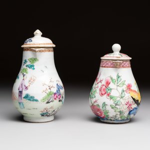 Three fine Chinese famille rose covered milk jugs and a grisaille and iron-red-decorated tea caddy with silver cover, Yongzheng/Qianlong — foto 5