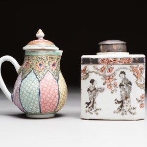 Three fine Chinese famille rose covered milk jugs and a grisaille and iron-red-decorated tea caddy with silver cover, Yongzheng/Qianlong — foto 10