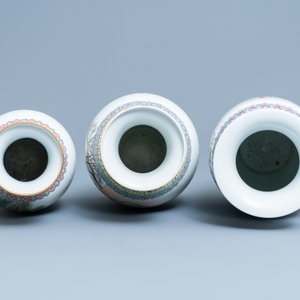 Three fine Chinese famille rose vases, Republic — 照片 5