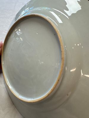 Three fine Chinese famille rose 'Xi Xiang Ji' plates, Yongzheng — foto 18