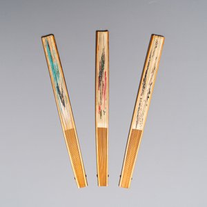Three folding fans, follower of Zhang Daqian 張大千 (1899-1983) and Wu Hufang 吴湖帆 (1894-1968), ink and colour on paper — photo 5
