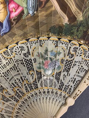 Three folding fans, water colour on paper and bone, France, 18th C. — photo 14