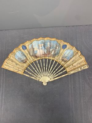 Three folding fans, water colour on paper and bone, France, 18th C. — photo 9