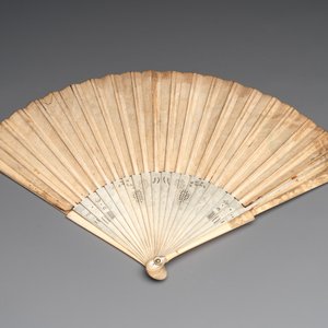 Three folding fans, water colour on paper and bone, France, 18th C. — photo 8