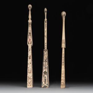 Three folding fans, water colour on paper and bone, France, 18th C. — photo 9