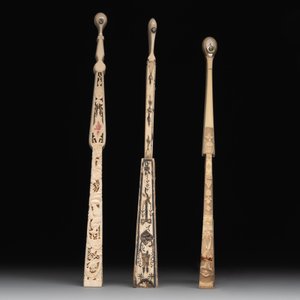 Three folding fans, water colour on paper and bone, France, 18th C. — photo 10