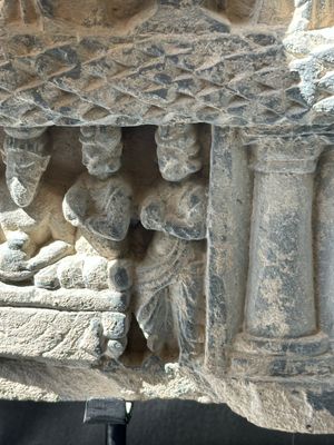 Three Gandhara grey schist frieze fragments with narrative design, 1/5th C. — 照片 38