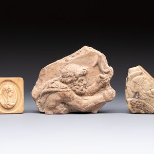 Three Greek and Roman archeological fragments, 6th C. B.C./19th C. — photo 1